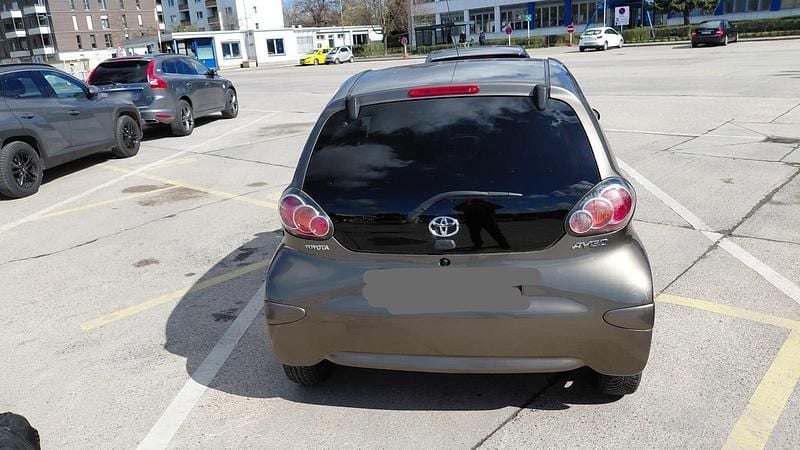 Gebraucht Toyota Aygo 68 PS (50 kW) 2012 Braun Kleinwagen