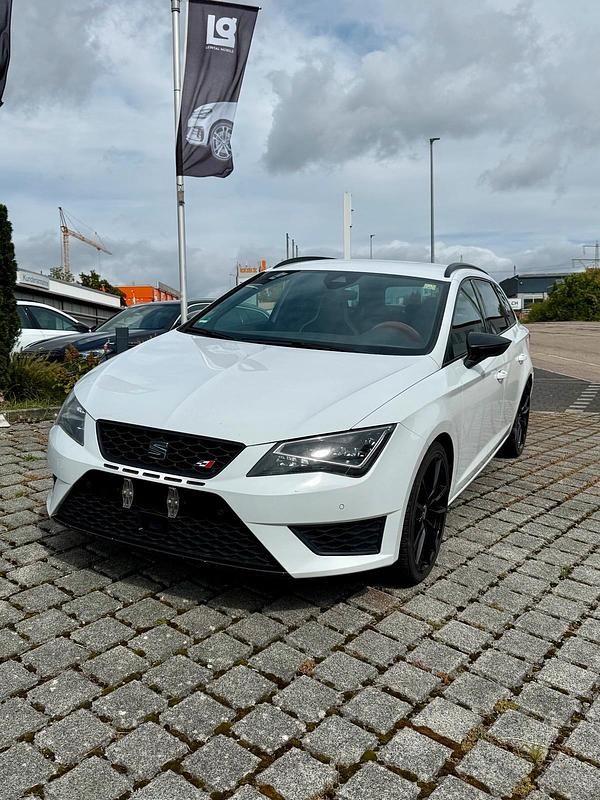 Weiß Gebraucht 2016 Cupra Leon Kombi | 17.999 € (Guter Preis) - Bild 1/4