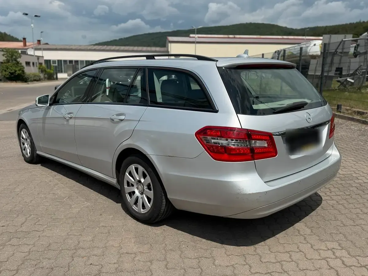 Gebraucht Mercedes E200 136 PS (100 kW) 2012 Silber Kombi