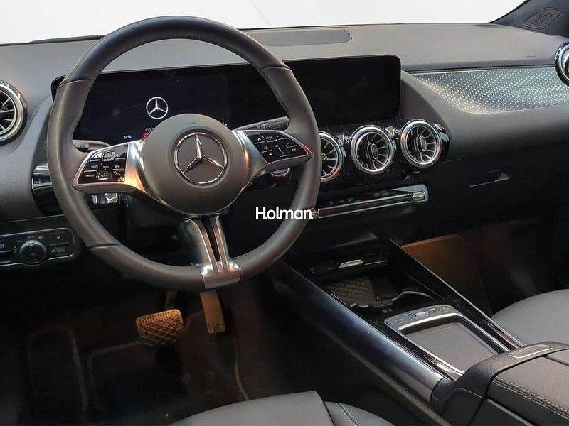 Gebraucht Mercedes GLA200 Advanced Plus 163 PS (119 kW) 2024 Schwarz SUV