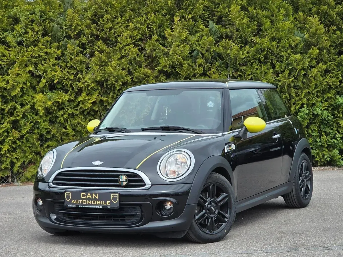 Käytetty Mini ONE 75 HP (55 kW) 2013 Musta Viistoperä