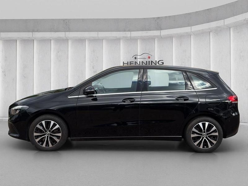 Gebraucht Mercedes E250 Style 160 PS (117 kW) 2022 Schwarz Limousine
