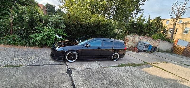 Schwarz Gebraucht 2003 Honda Accord Type S Kombi | 7.000 € (Etwas zu teuer) - Bild 1/4