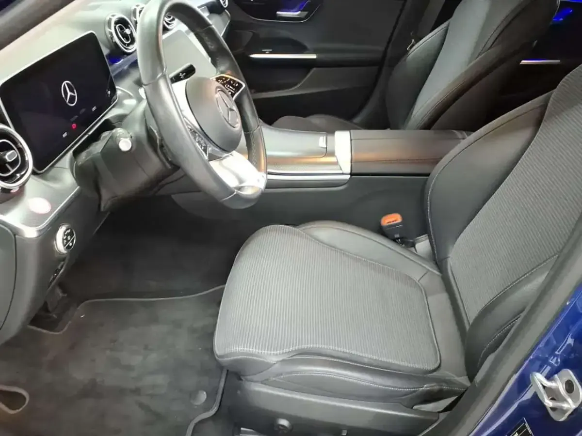 Gebraucht Mercedes C300e Avantgarde 204 PS (150 kW) 2023 Spektralblau metallic Kombi