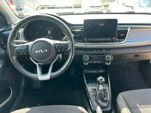 Gebraucht Kia Rio Edition 7 84 PS (61 kW) 2023 Weiß Limousine