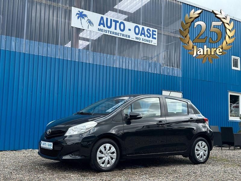 Schwarz Gebraucht 2013 Toyota Yaris Cool Kleinwagen | 5.990 € (Etwas zu teuer) - Bild 1/4