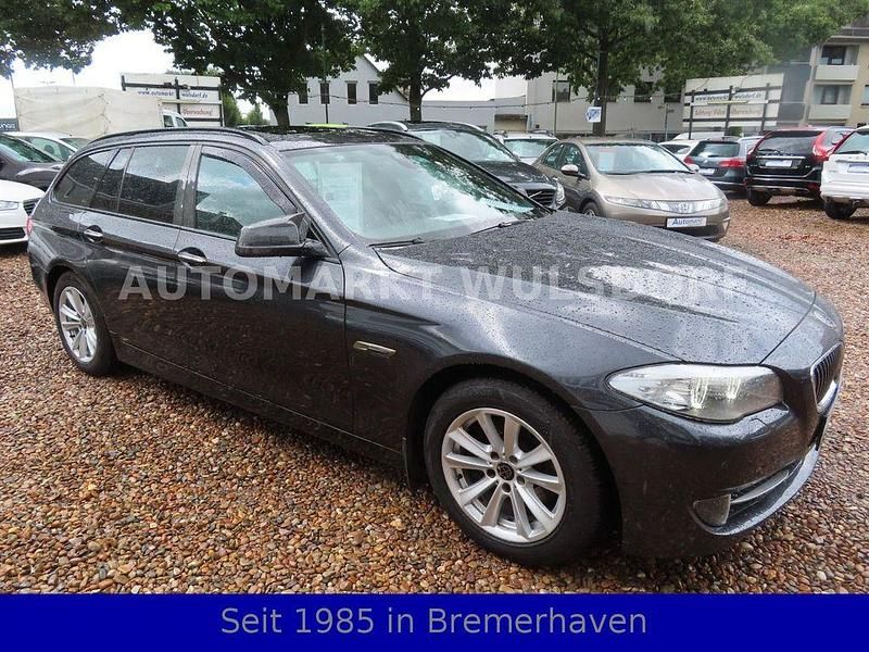Grau Gebraucht 2013 BMW 520 Shadowline Kombi | 13.450 € (Fairer Preis) - Bild 1/4