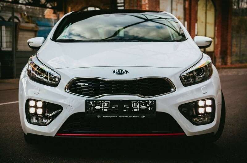 Weiß Gebraucht 2015 Kia ProCeed GT-Track Kleinwagen | 9.300 € (Guter Preis) - Bild 1/4