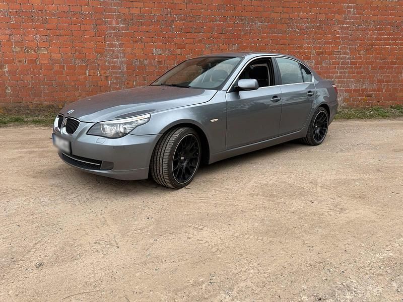 Second-hand BMW 525 220 CP (161 kW) 2008 Argintiu Berlinǎ