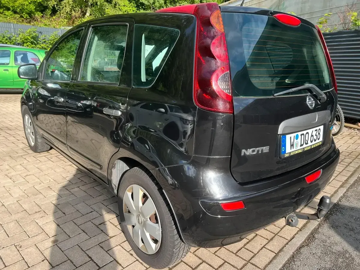 Gebraucht Nissan Note 65 PS (47 kW) 2011 Schwarz Kleinwagen