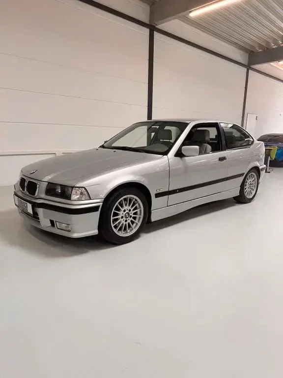 Gebraucht BMW 318 Compact 141 PS (103 kW) 1998 Silber Kleinwagen