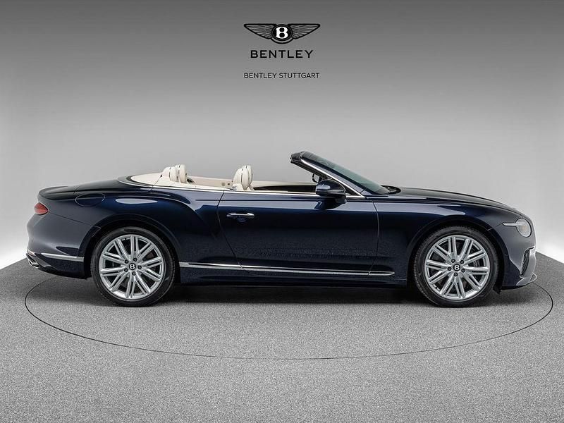 Neu Bentley Continental 680 PS (500 kW) 2026 Blau Cabrio