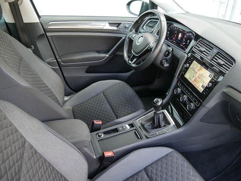 Używany VW Golf VII Join 125 KM (91 kW) 2018 Szary Sedan/Limuzyna
