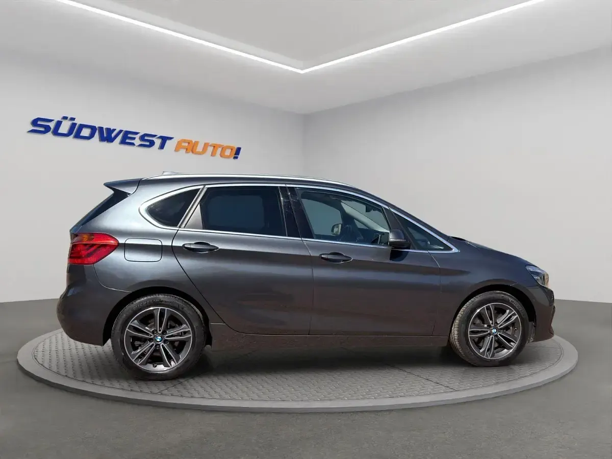 Gebraucht BMW 225 Active Tourer M Sport 224 PS (164 kW) 2019 Grau Van / Kleinbus