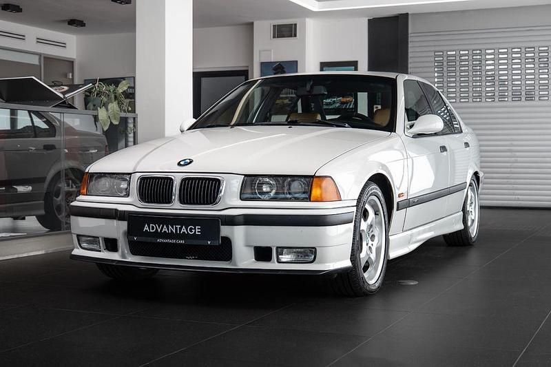 Weiß Gebraucht 1996 BMW M3 Sport Line Limousine | 25.000 € (Etwas zu teuer) - Bild 1/4