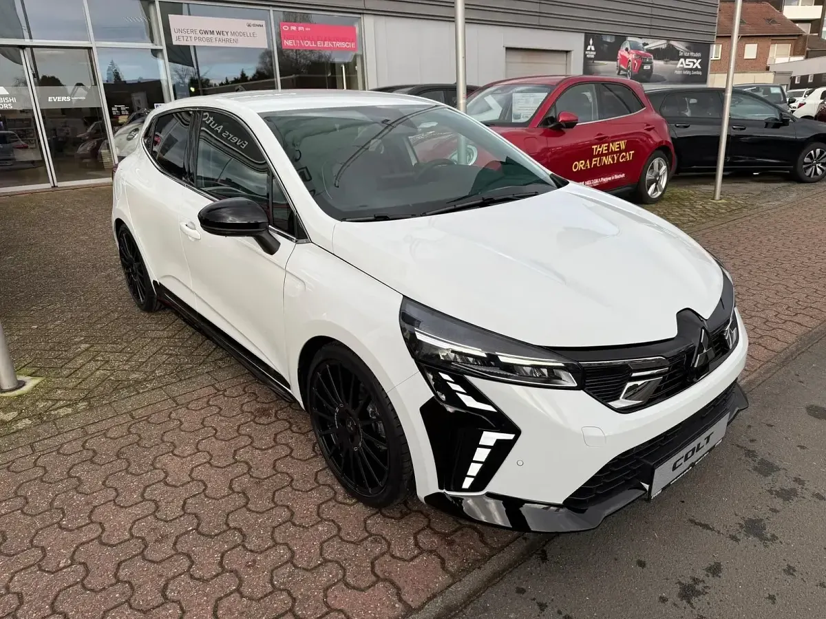 Neu Mitsubishi Colt Select 91 PS (66 kW) 2025 Antarktisweiß Kleinwagen