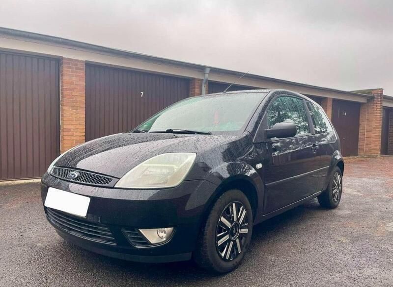 Schwarz Gebraucht 2002 Ford Fiesta Kleinwagen | 900 € (Guter Preis) - Bild 1/4