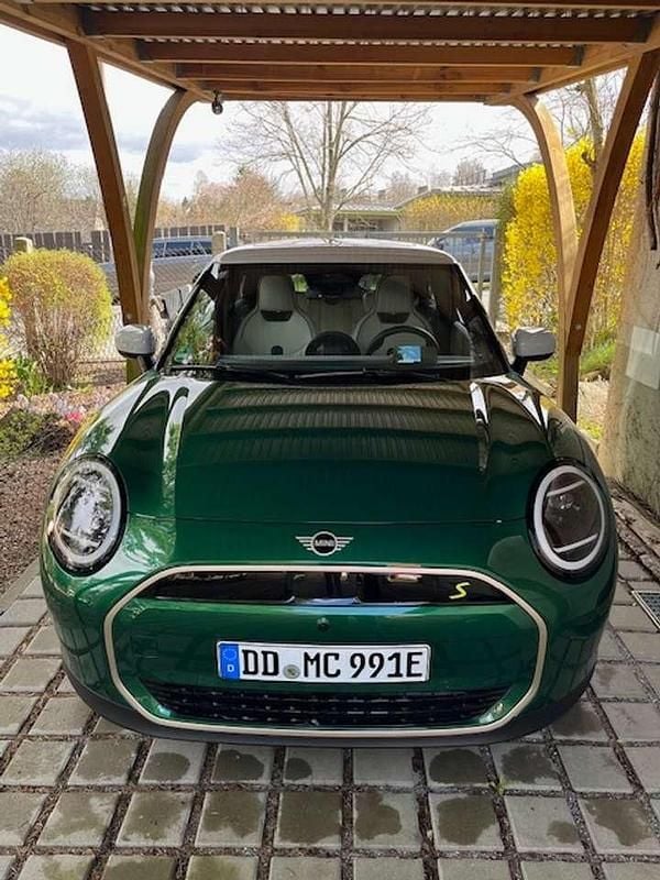 Gebraucht Mini Cooper SE Favoured 160 kW (218 PS) 2024 Grün Kleinwagen