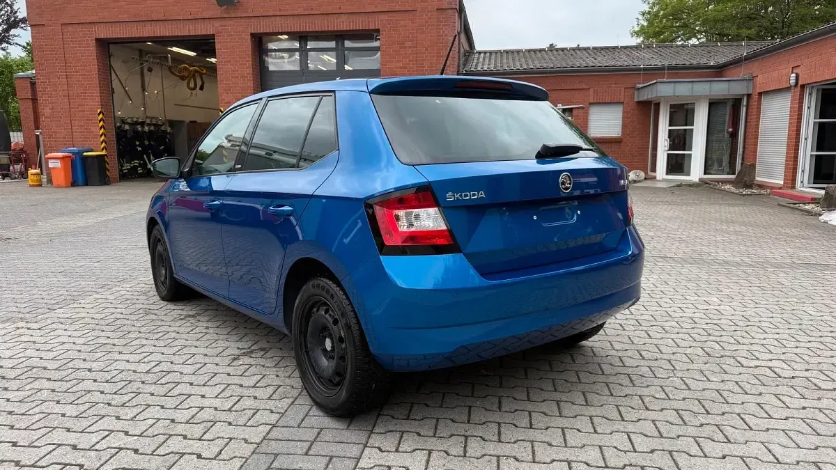 Używany Skoda Fabia 90 KM (66 kW) 2016 Niebieski Hatchback