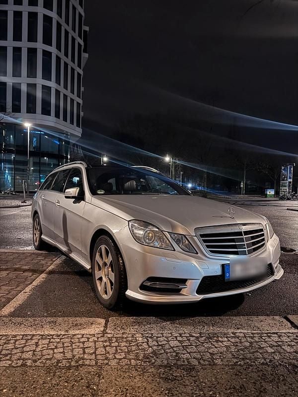 Gebraucht Mercedes E350 265 PS (194 kW) 2012 Silber Kombi