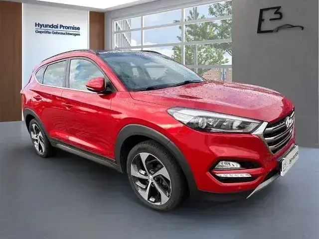 Gebraucht Hyundai Tucson Style 177 PS (130 kW) 2017 Rot SUV