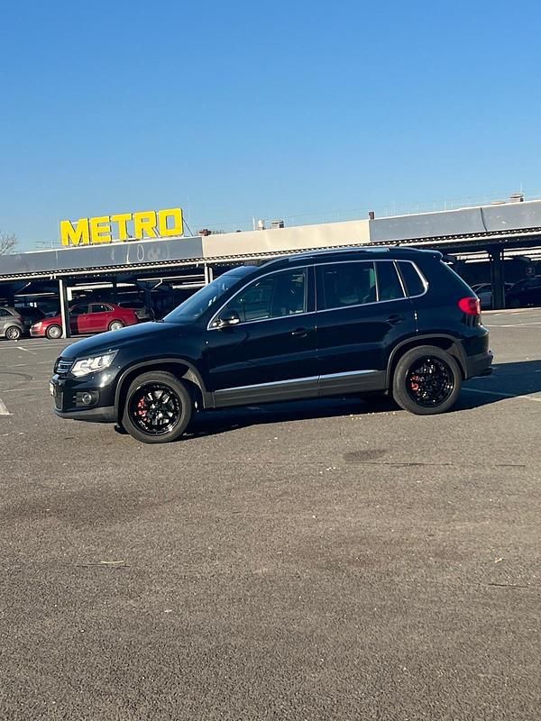 Gebraucht VW Tiguan 140 PS (102 kW) 2012 Schwarz SUV