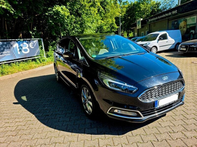 Schwarz Gebraucht 2018 Ford S-MAX Vignale Van / Kleinbus | 20.500 € (Etwas zu teuer) - Bild 1/4