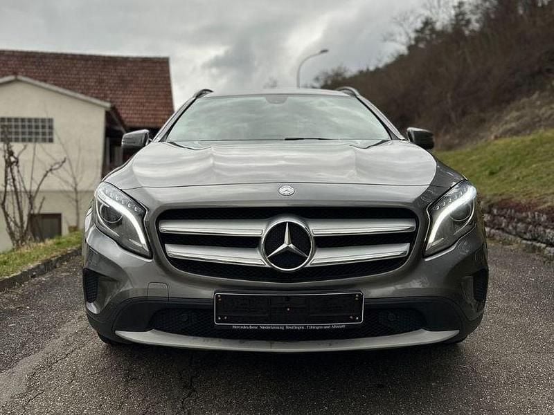 Gebraucht Mercedes GLA200 156 PS (114 kW) 2014 Grau SUV