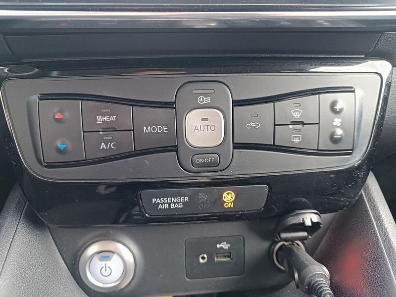 Gebraucht Nissan Leaf Acenta 110 kW (150 PS) 2018 Weiß Kleinwagen