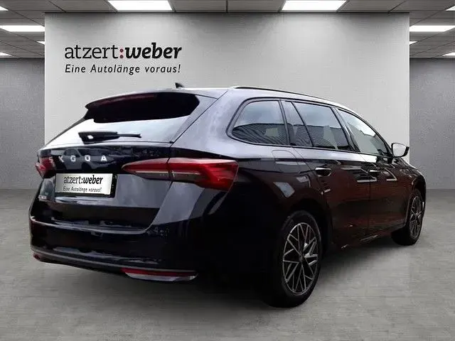 Gebraucht Skoda Octavia 150 PS (110 kW) 2026 Blackmagic perleffekt Kombi