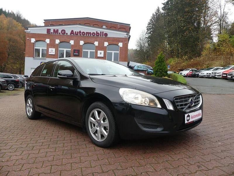 Gebraucht Volvo V60 114 PS (83 kW) 2012 Schwarz Kombi