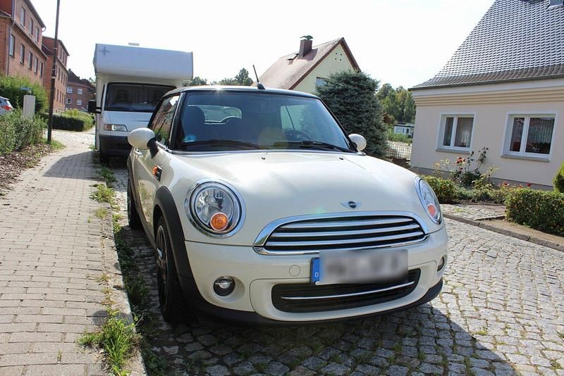 Beige Gebraucht 2012 Mini Cooper Cabriolet Cabrio | 8.400 € (Fairer Preis) - Bild 1/4