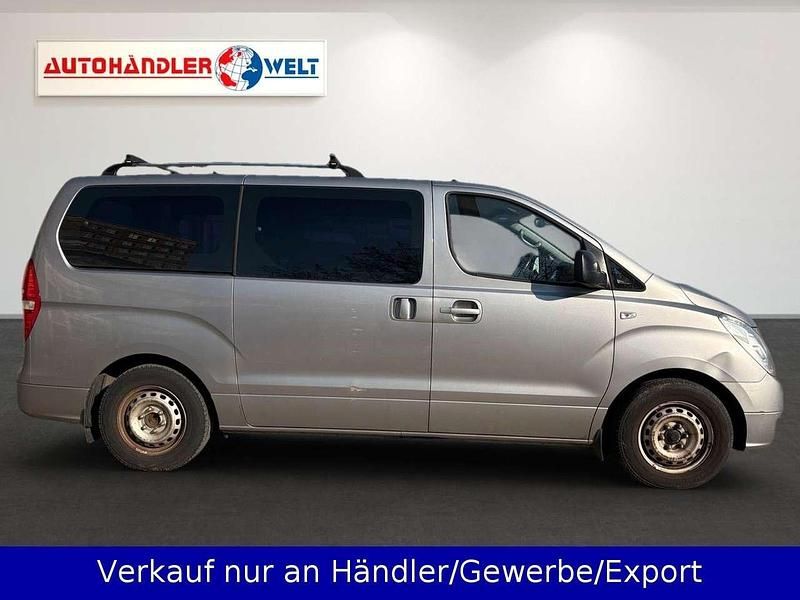 Gebraucht Hyundai H-1 170 PS (125 kW) 2012 Grau Van / Kleinbus