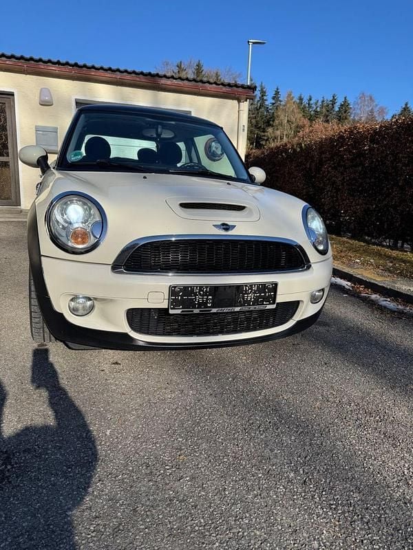 Beige Gebraucht 2010 Mini Cooper S Coupé Coupé | 3.500 € (Fairer Preis) - Bild 1/4