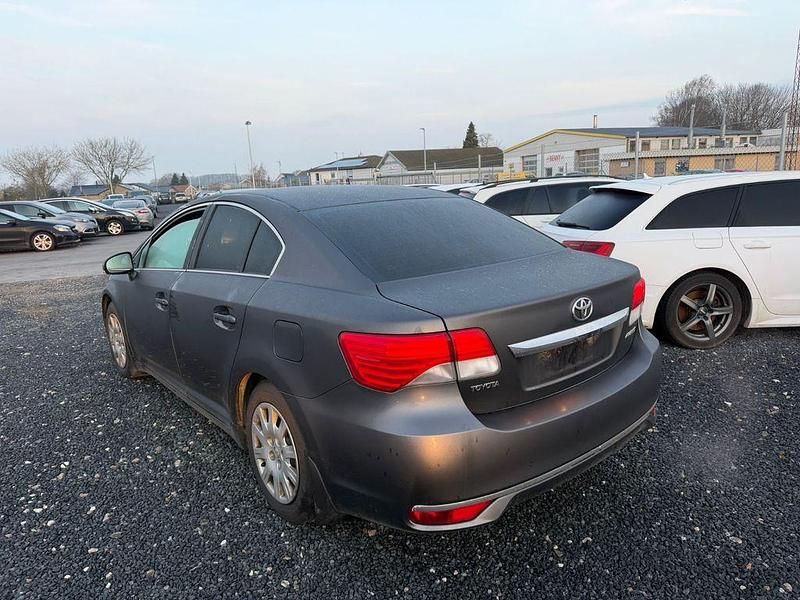 Gebraucht Toyota Avensis Life 124 PS (91 kW) 2012 Schwarz Limousine