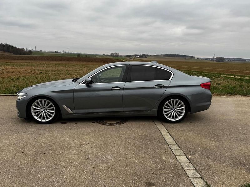 Gebraucht BMW 540 Sport Line 340 PS (250 kW) 2017 Grau Limousine