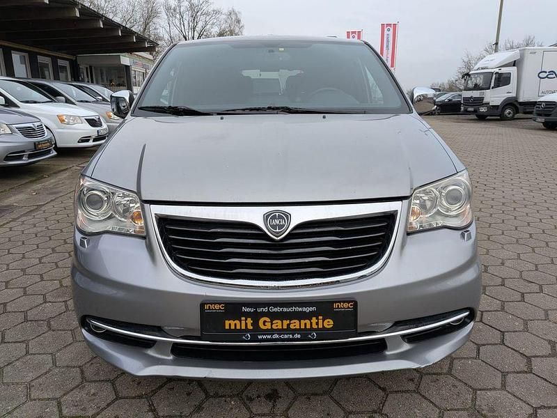 Gebraucht Lancia Voyager S 177 PS (130 kW) 2015 Silber Van / Kleinbus