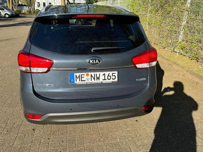 Gebraucht Kia Carens Spirit 135 PS (99 kW) 2015 Blau Van / Kleinbus