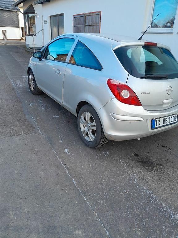 Gebraucht Opel Corsa 90 PS (66 kW) 2008 Silber Kleinwagen