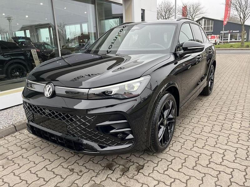 Neu VW Tiguan Style 150 PS (110 kW) 2025 Schwarz SUV