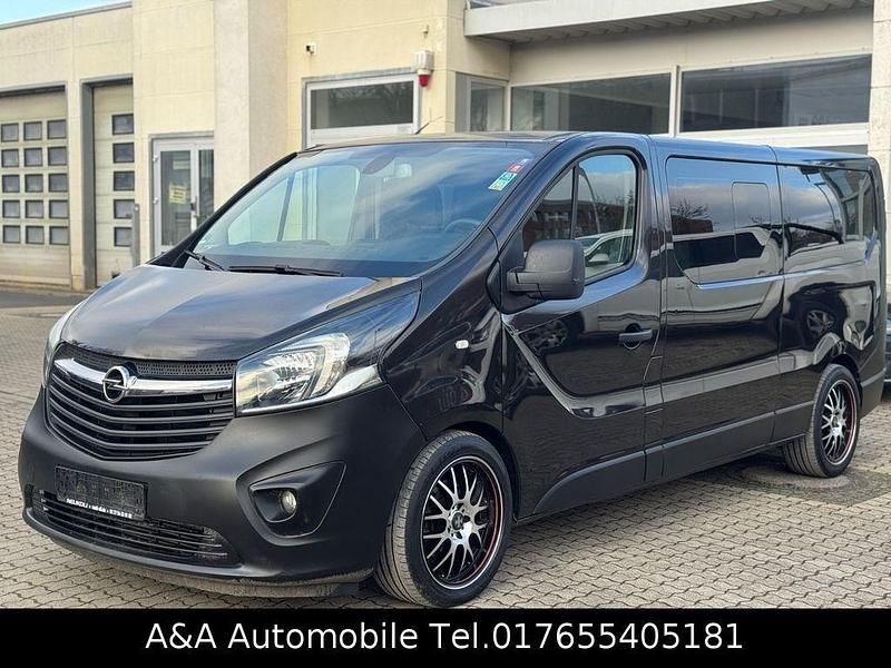 Schwarz Gebraucht 2016 Opel Vivaro Van / Kleinbus | 16.990 € (Teuer) - Bild 1/4