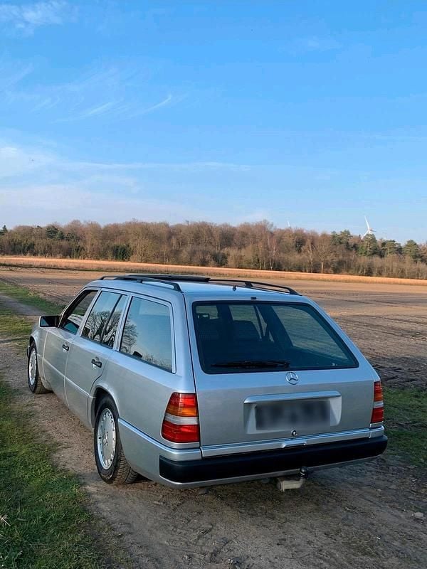 Gebraucht Mercedes E320 220 PS (161 kW) 1992 Silber Kombi