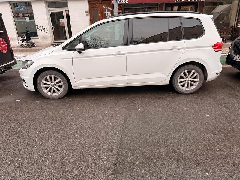 Gebraucht VW Touran 116 PS (85 kW) 2017 Weiß Van / Kleinbus