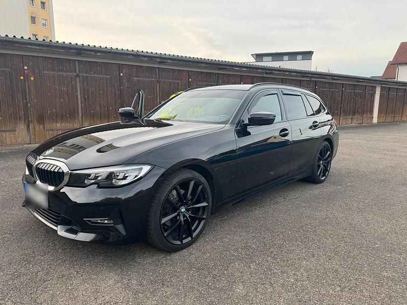 Gebraucht BMW 320 Shadowline 190 PS (139 kW) 2020 Schwarz Kombi