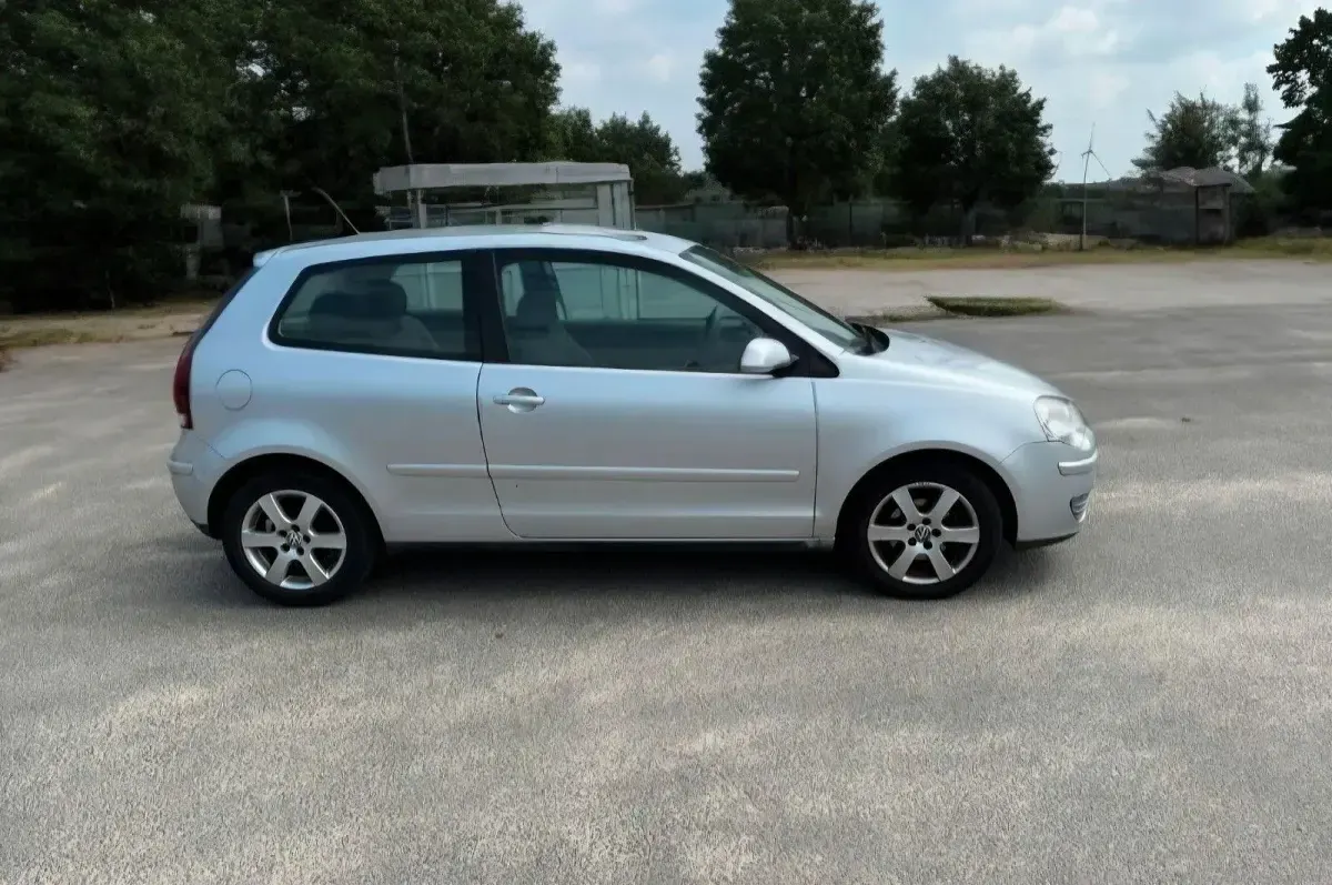 Gebraucht VW Polo Sportline 80 PS (58 kW) 2006 Silber Kleinwagen