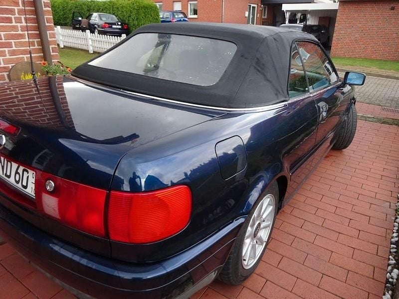 Second-hand Audi 80 150 CP (110 kW) 1996 Albastru Cabrio