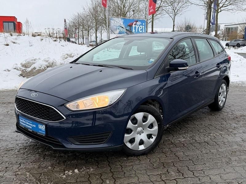 Blau Gebraucht 2016 Ford Focus Trend Kombi | 5.990 € (Fairer Preis) - Bild 1/4