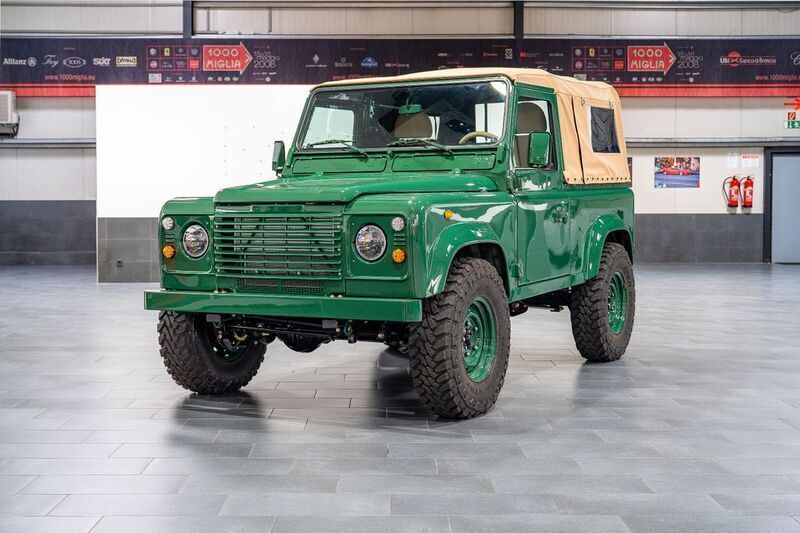 Gebraucht Land Rover Defender 122 PS (89 kW) 2003 Grün SUV