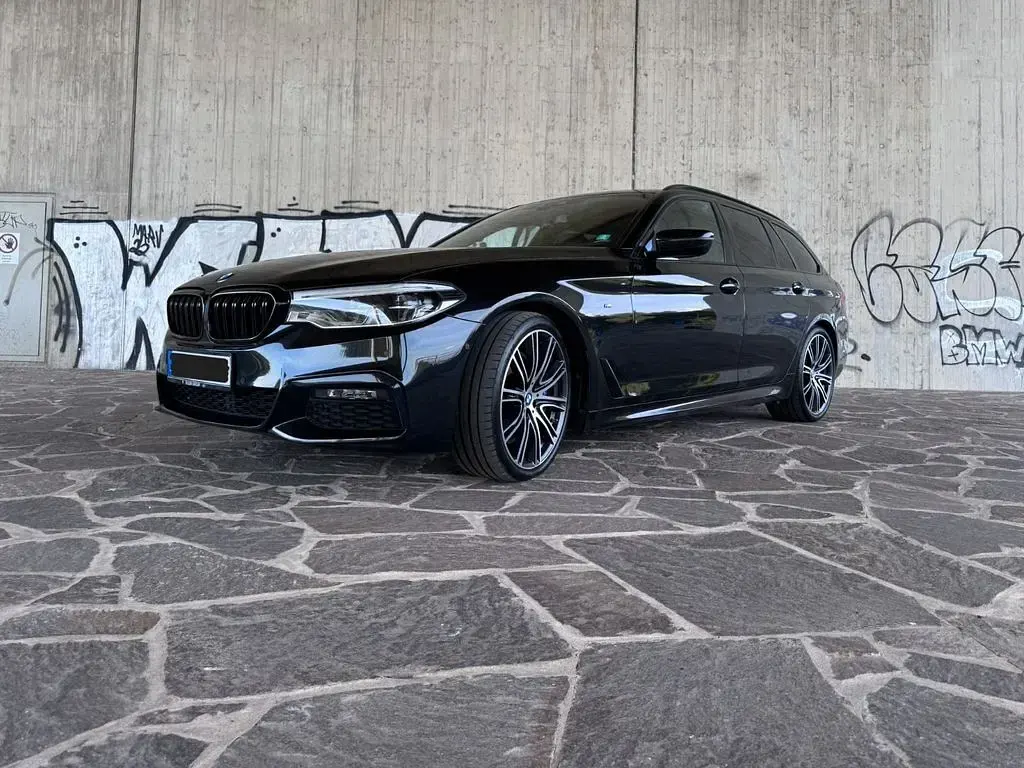 Gebraucht BMW 540 Performance 340 PS (250 kW) 2019 Schwarz Kombi