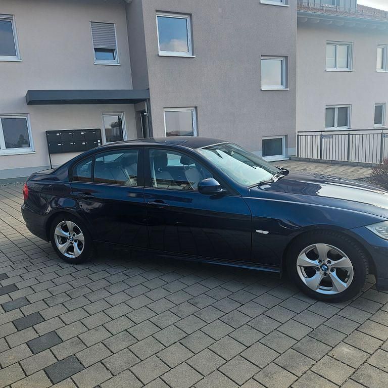 Gebraucht BMW 320 Efficient Dynamics 163 PS (119 kW) 2011 Blau Limousine